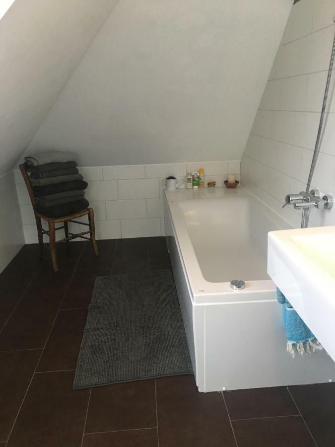 Helle Und Ruhige Dachgeschosswohnung Munique Exterior foto